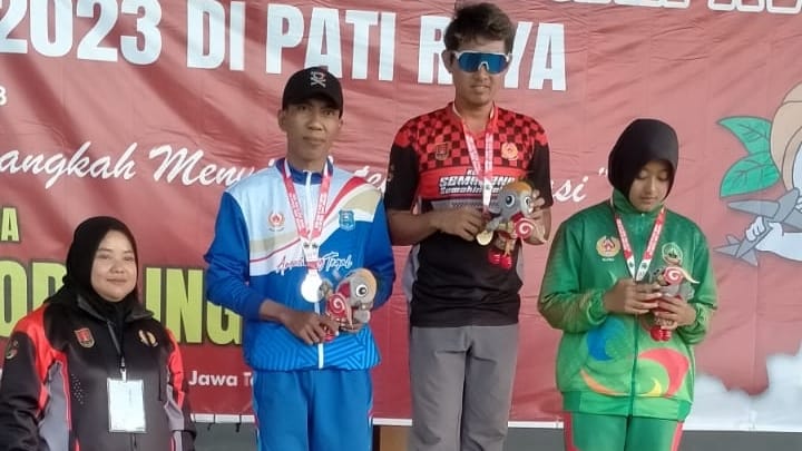 Cabor Aeromodelling Sumbang Perak untuk Kontingen Kota Tegal