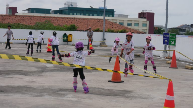 Porserosi Gelar Joyful Inline Skate and Skateboard Competition